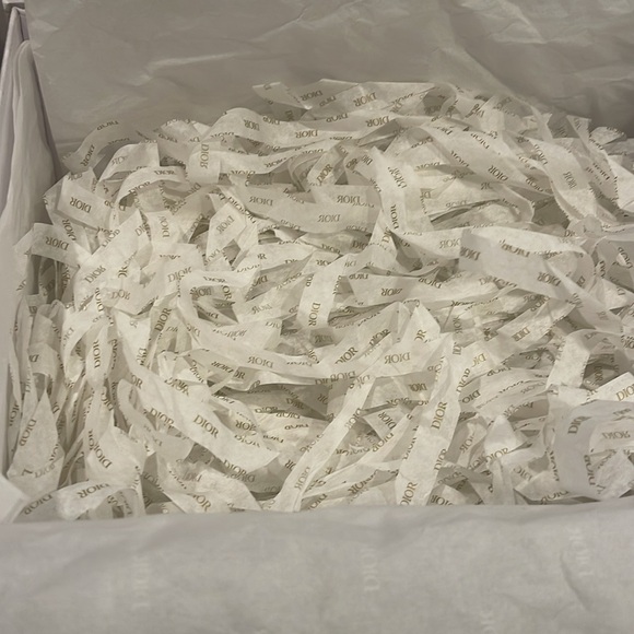 DIOR LIPSTICK 💄 (4) & DIOR TRAVEL POUCH (2) TOILETRY COSMETIC BAG INC. BOX SET - Picture 11 of 12